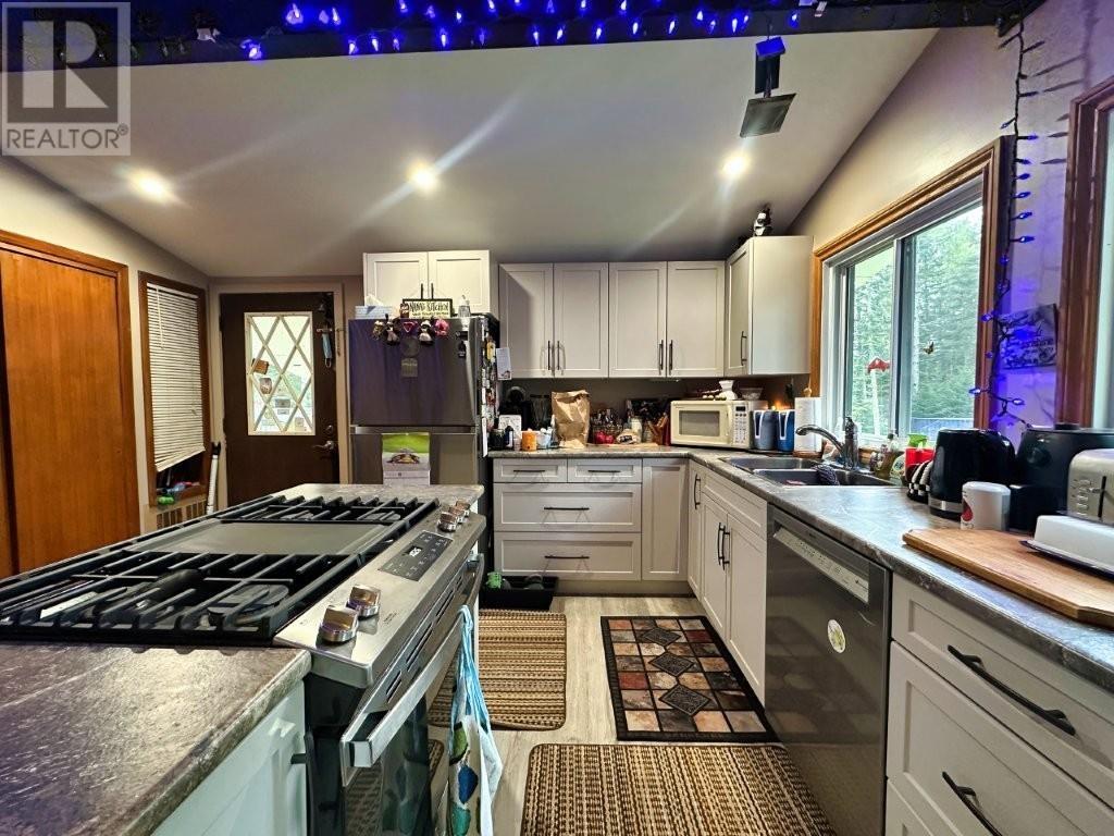 6018 Mapleward Road, Thunder Bay, Ontario  P7G 1L7 - Photo 9 - TB253391