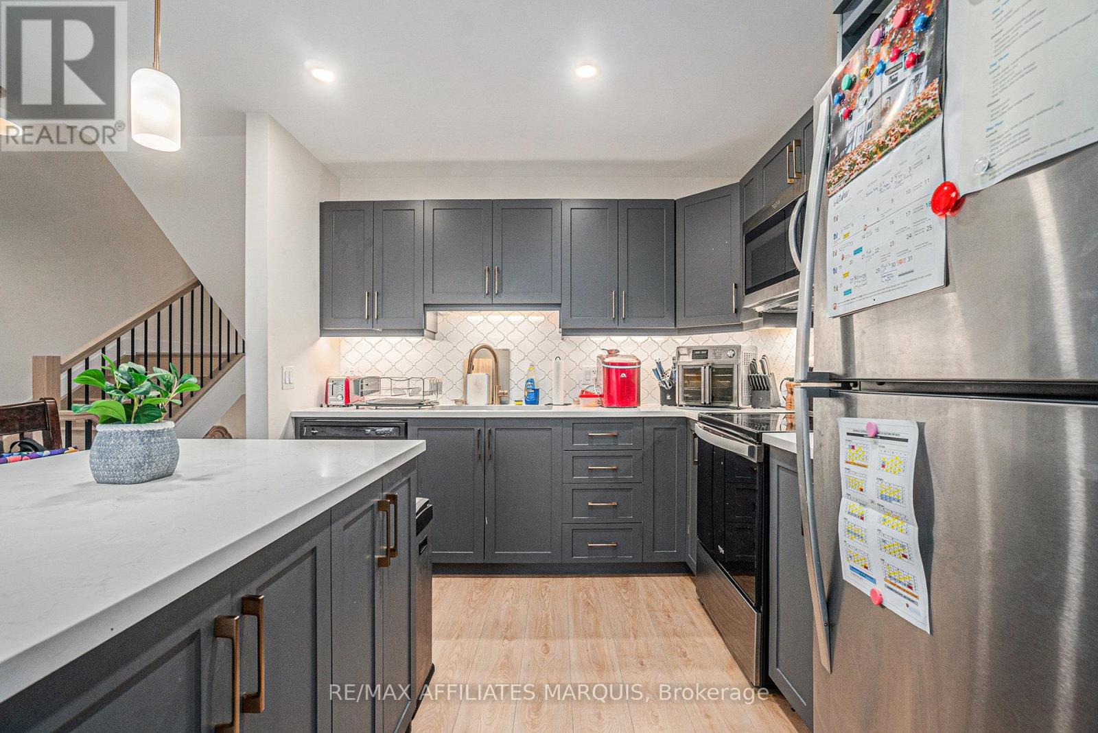 62 Staples Boulevard, Smiths Falls, Ontario  K7A 0A5 - Photo 2 - X12509428