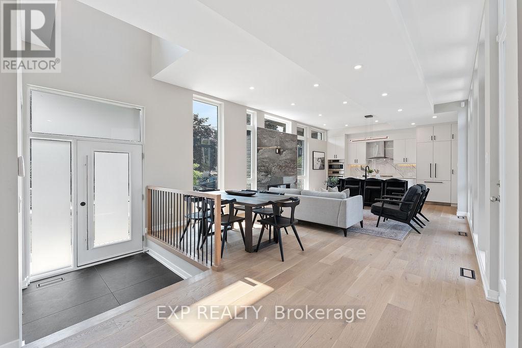 261 Dovercourt Avenue, Ottawa, Ontario  K1Z 5P5 - Photo 4 - X12509456