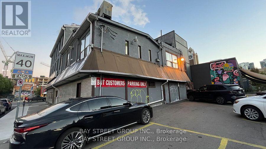 113 James Street N, Hamilton, Ontario  L8R 2K6 - Photo 2 - X12509212