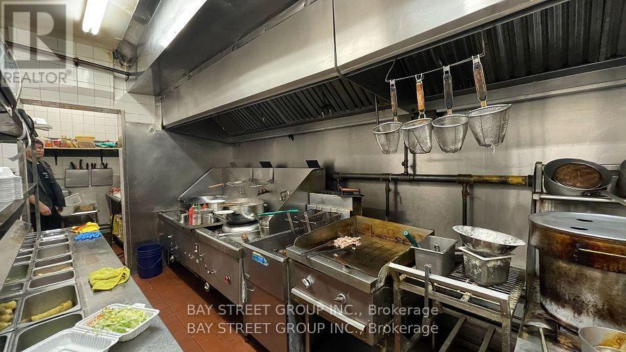 113 James Street N, Hamilton, Ontario  L8R 2K6 - Photo 4 - X12509212