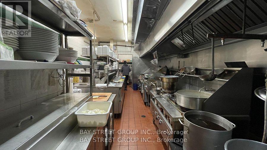 113 James Street N, Hamilton, Ontario  L8R 2K6 - Photo 6 - X12509212