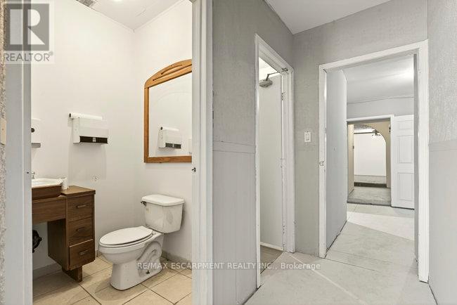 196 1/2 Kenilworth Avenue N, Hamilton, Ontario  L8H 4S2 - Photo 8 - X12509400