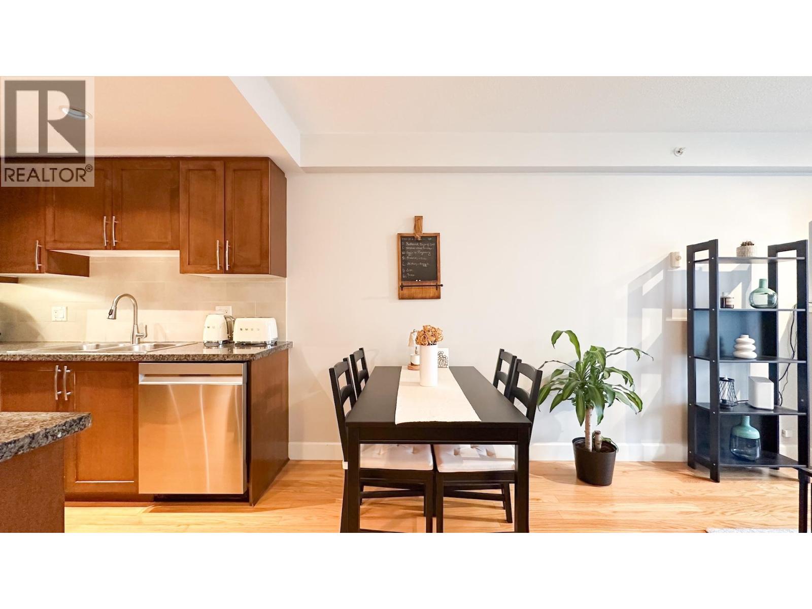 411 3811 Hastings Street, Burnaby, British Columbia  V5C 6V2 - Photo 8 - R3064621