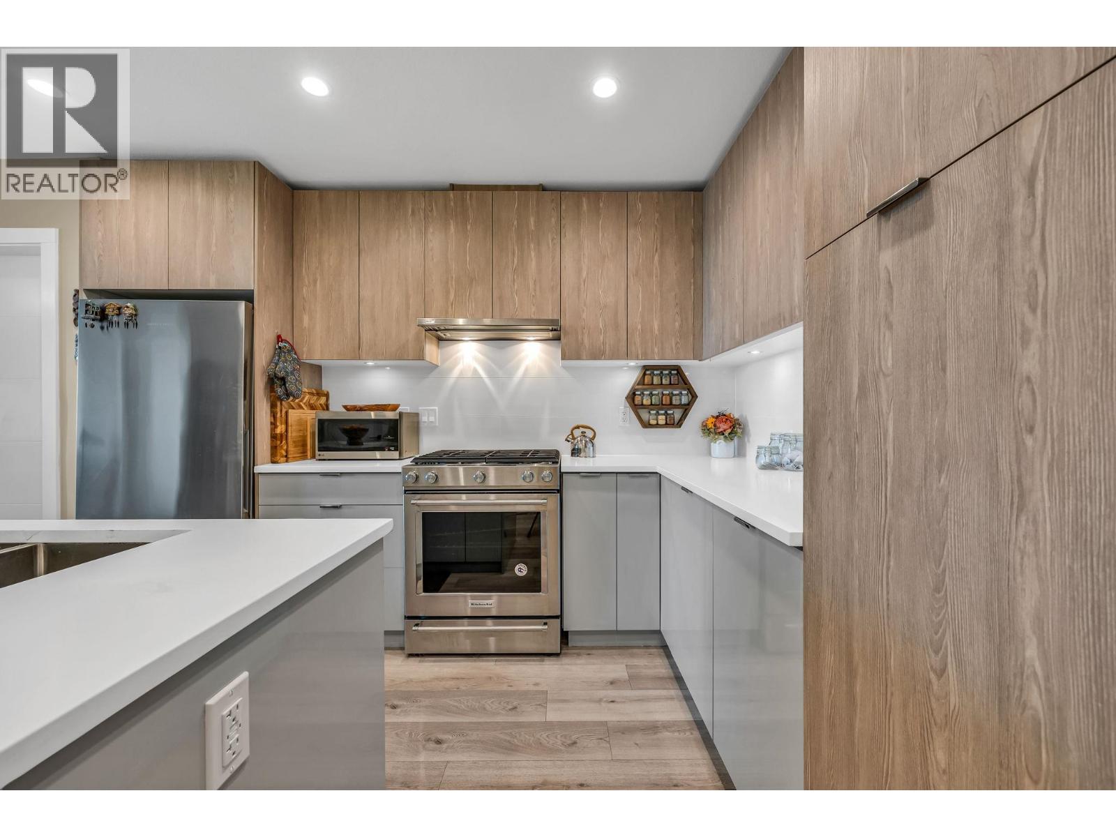 404 128 E 8th Street, North Vancouver, British Columbia V7L 0H2 - Photo 4 - R3064642