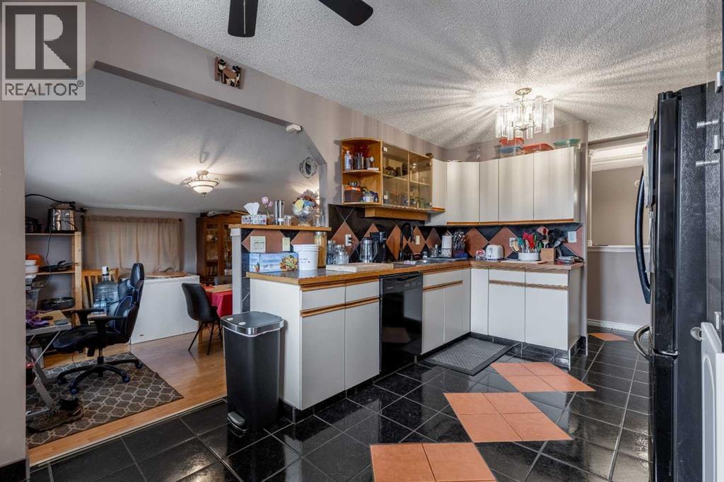 1919 19 Avenue S, Lethbridge, Alberta  T1K 3E7 - Photo 12 - A2268685