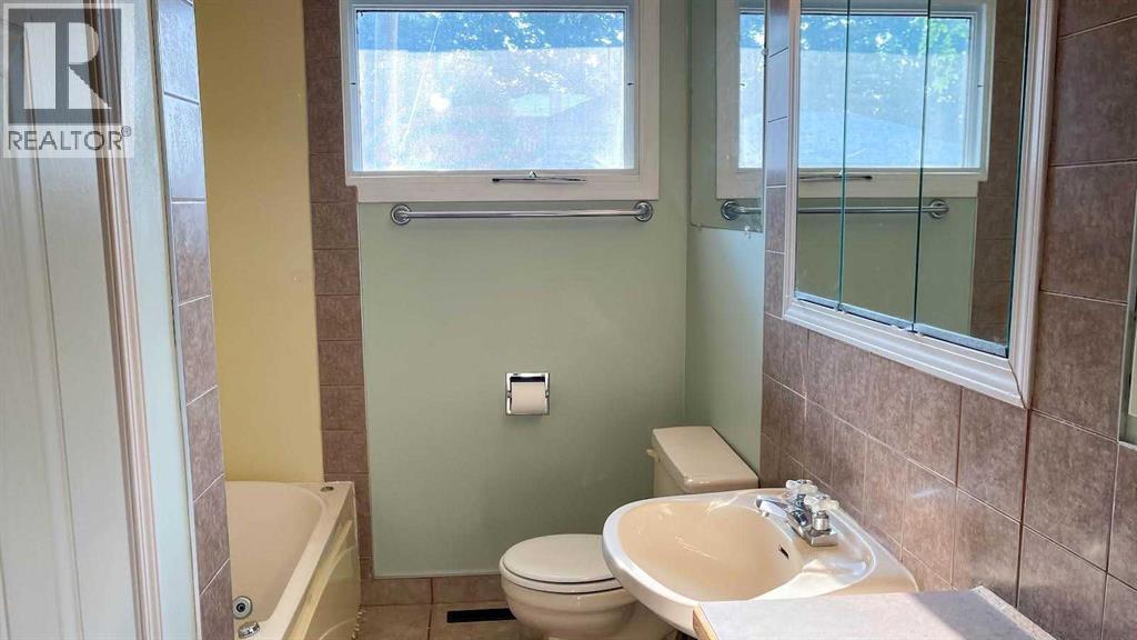 1919 19 Avenue S, Lethbridge, Alberta  T1K 3E7 - Photo 21 - A2268685