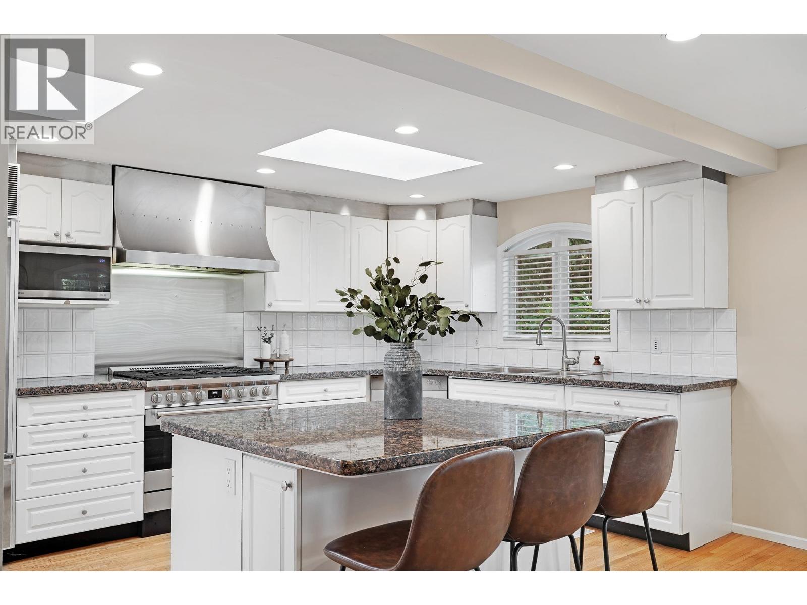 3737 Yale Street, Burnaby, British Columbia V5C 1P3 - Photo 10 - R3064658