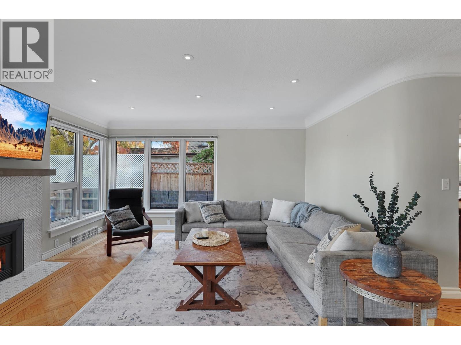 3737 Yale Street, Burnaby, British Columbia V5C 1P3 - Photo 5 - R3064658