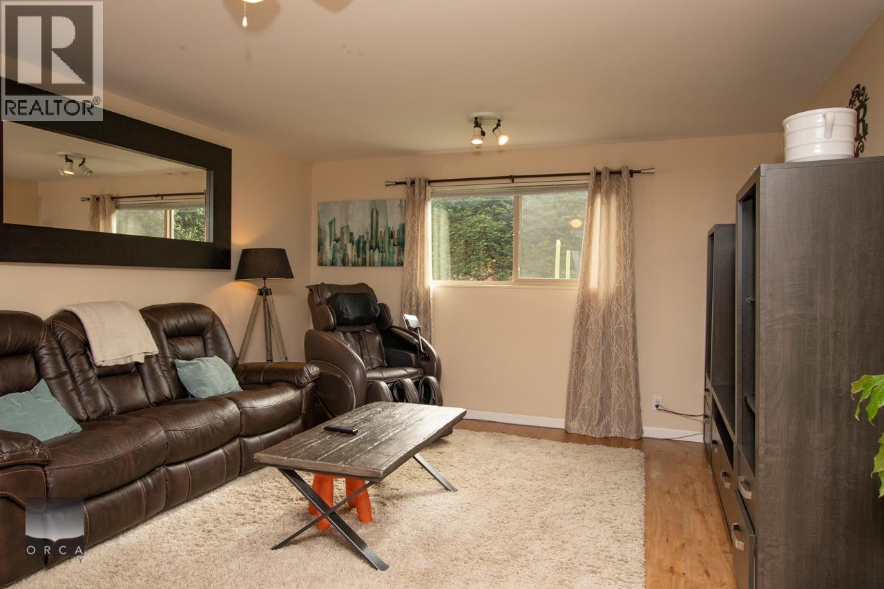 Ground Level 1990 Casano Drive, North Vancouver, British Columbia  V7J 2R2 - Photo 2 - R3064610