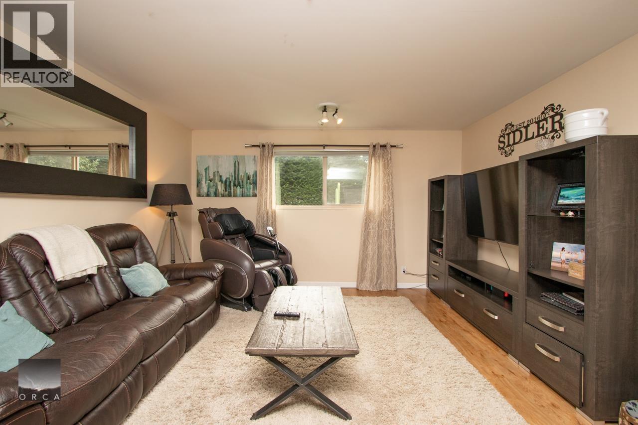 Ground Level 1990 Casano Drive, North Vancouver, British Columbia  V7J 2R2 - Photo 3 - R3064610