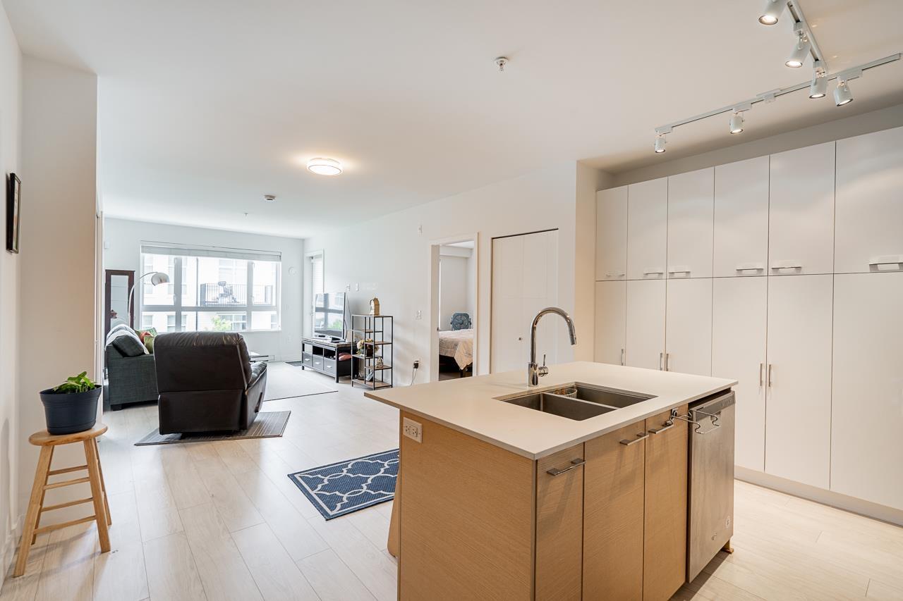 421 13963 105 Boulevard, Surrey, British Columbia  V3T 0M9 - Photo 8 - R3063855