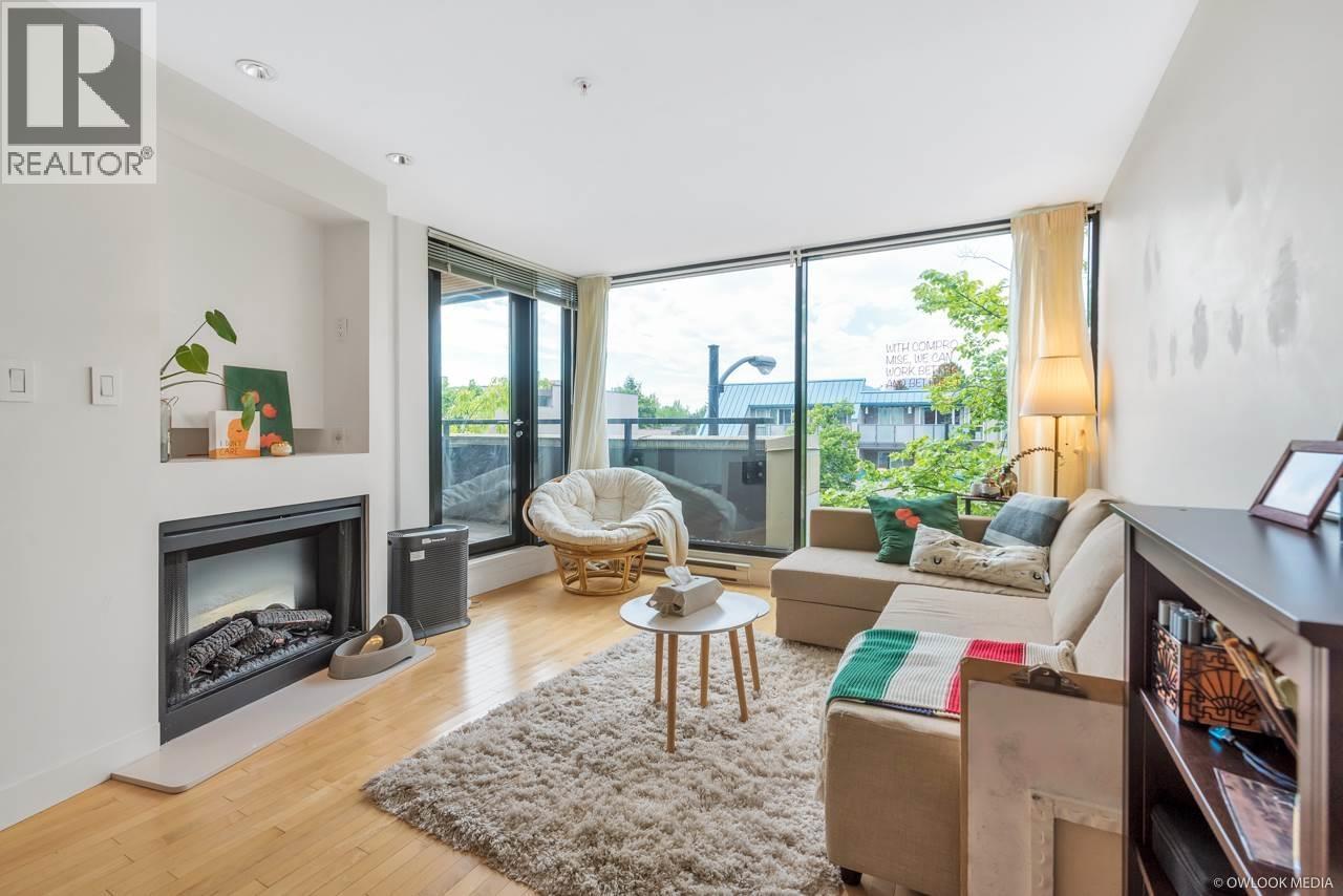 304 2525 Blenheim Street, Vancouver, British Columbia  V6K 4W6 - Photo 3 - R3064546