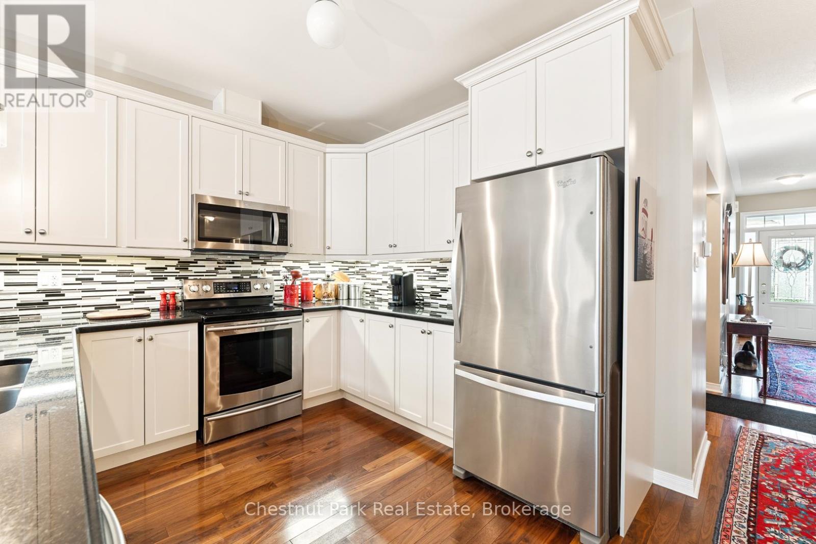 9 Stormont Court, Bracebridge, Ontario P1L 0B7 - Photo 10 - X12509444