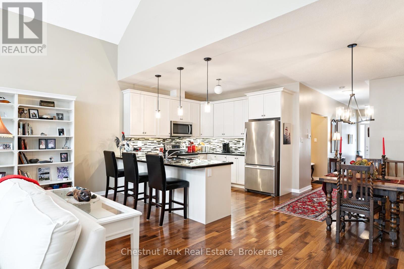 9 Stormont Court, Bracebridge, Ontario P1L 0B7 - Photo 8 - X12509444