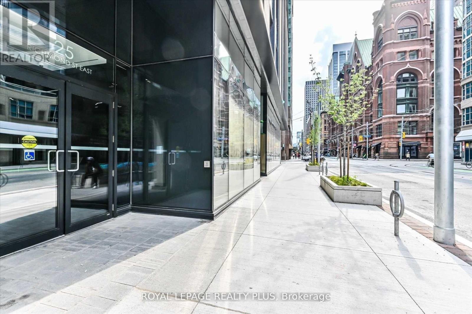 2416 - 25 Richmond Street E, Toronto, Ontario  M5C 0A6 - Photo 2 - C12477189