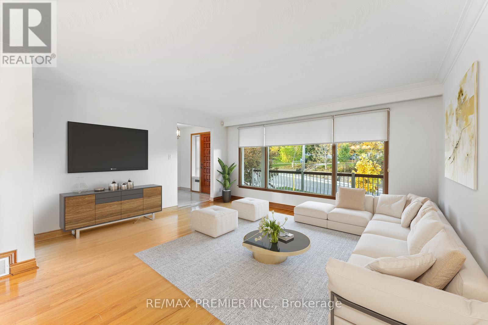 75 Monclova Road, Toronto, Ontario  M3M 1N9 - Photo 4 - W12487361