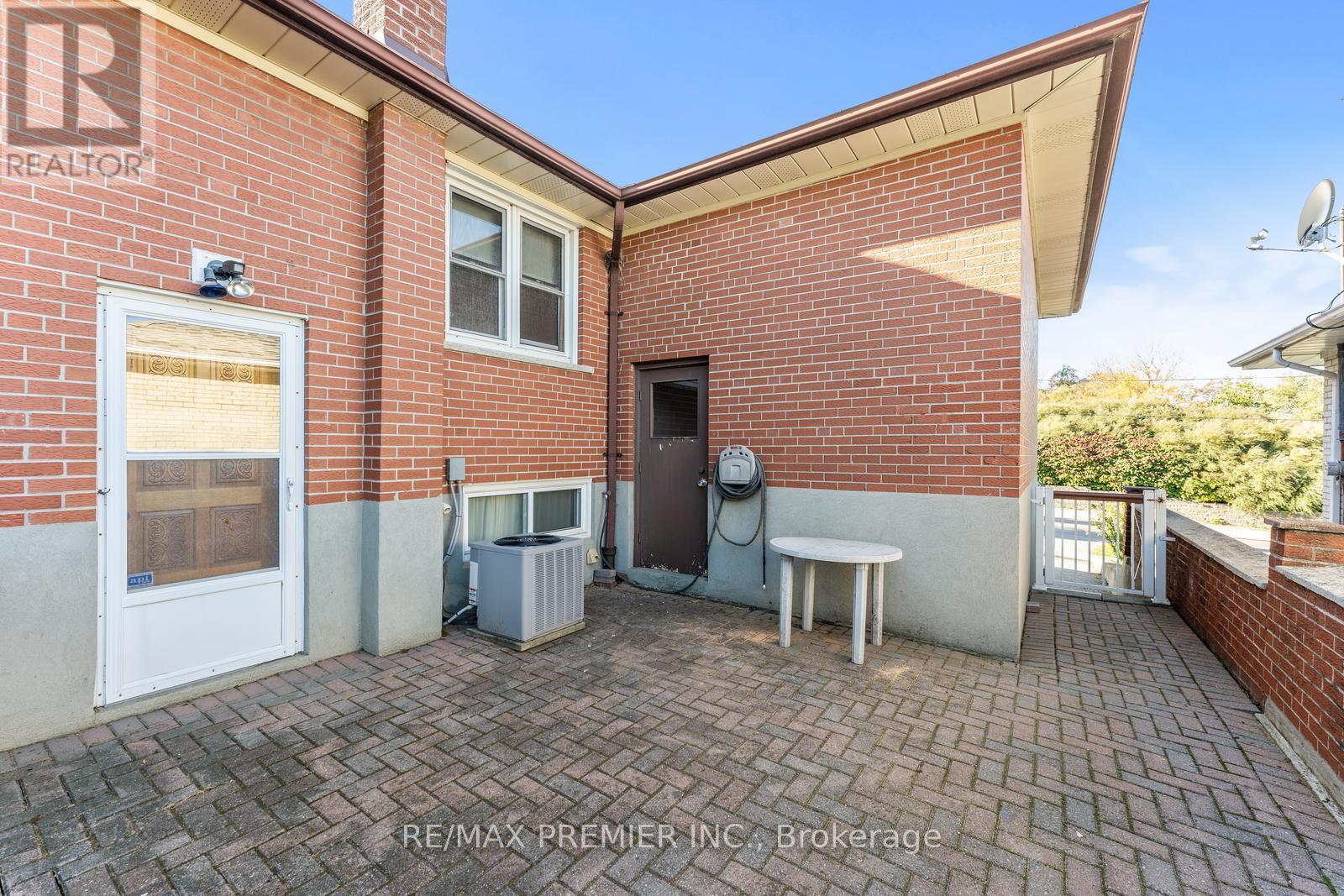 75 Monclova Road, Toronto, Ontario  M3M 1N9 - Photo 28 - W12487361