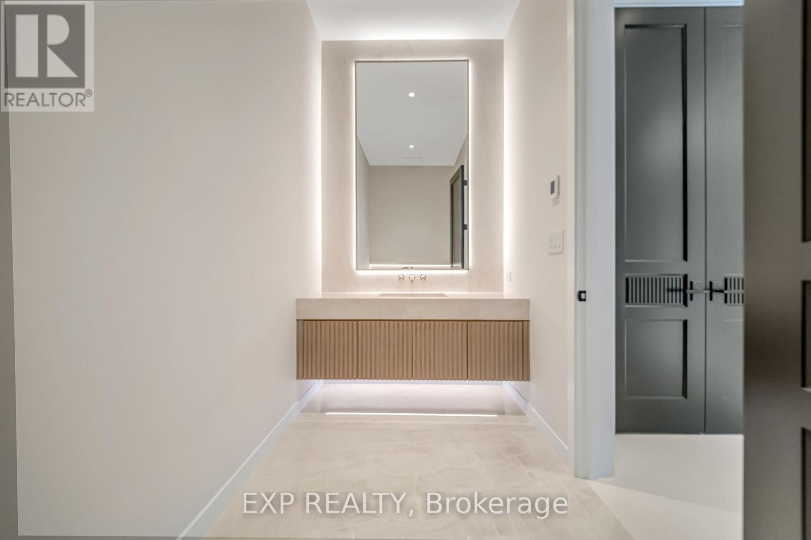 114 Tracina Drive, Oakville, Ontario  L6L 4B7 - Photo 12 - W12420749