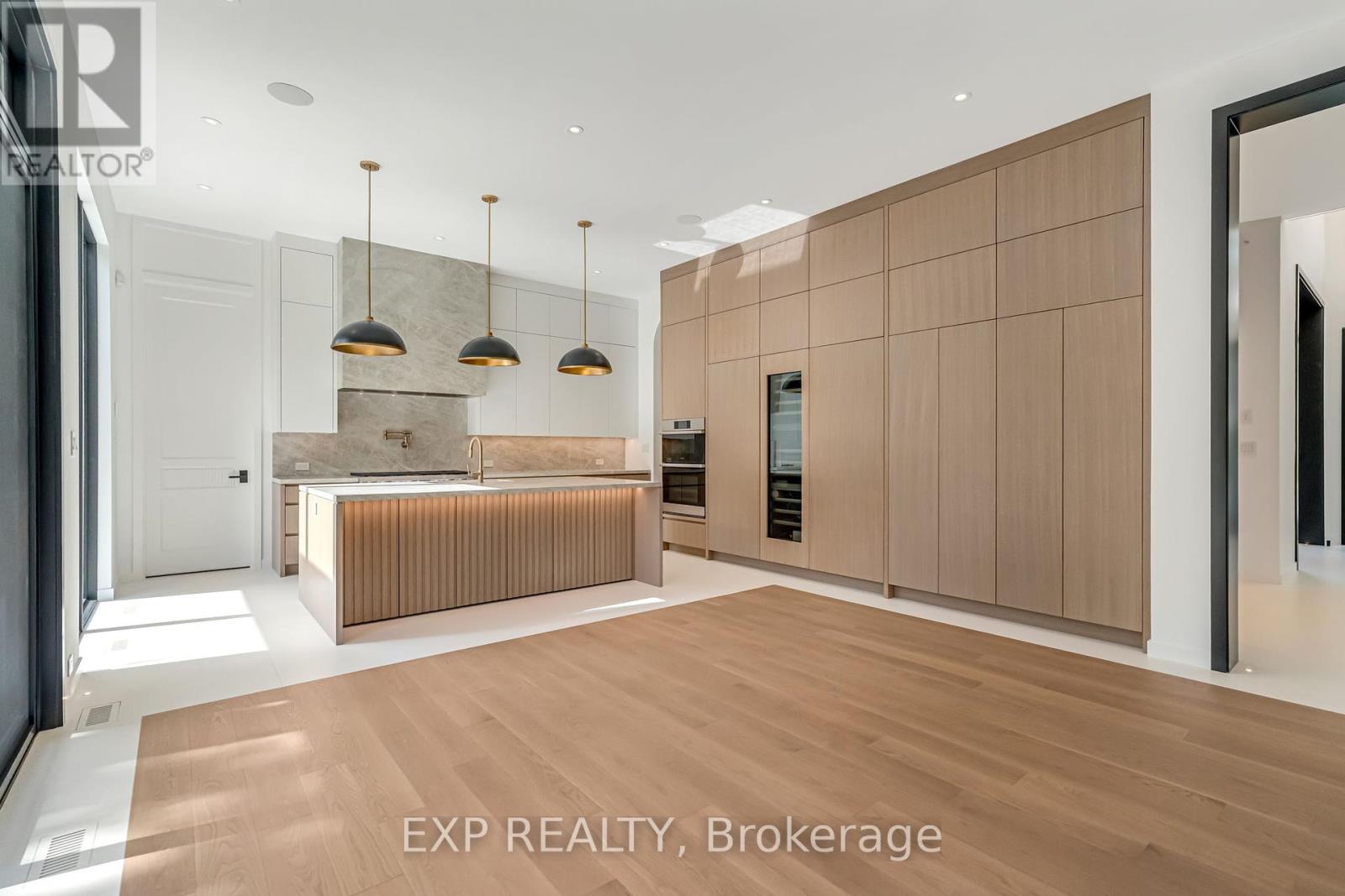 114 Tracina Drive, Oakville, Ontario  L6L 4B7 - Photo 16 - W12420749