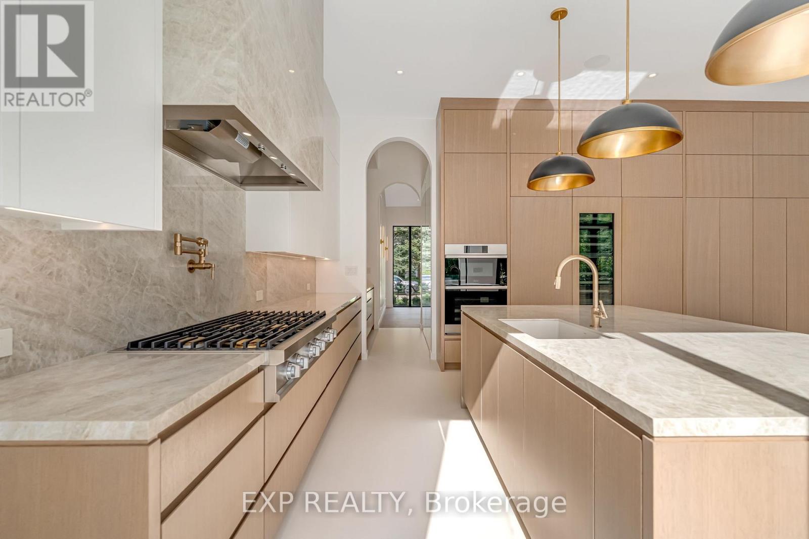 114 Tracina Drive, Oakville, Ontario  L6L 4B7 - Photo 17 - W12420749