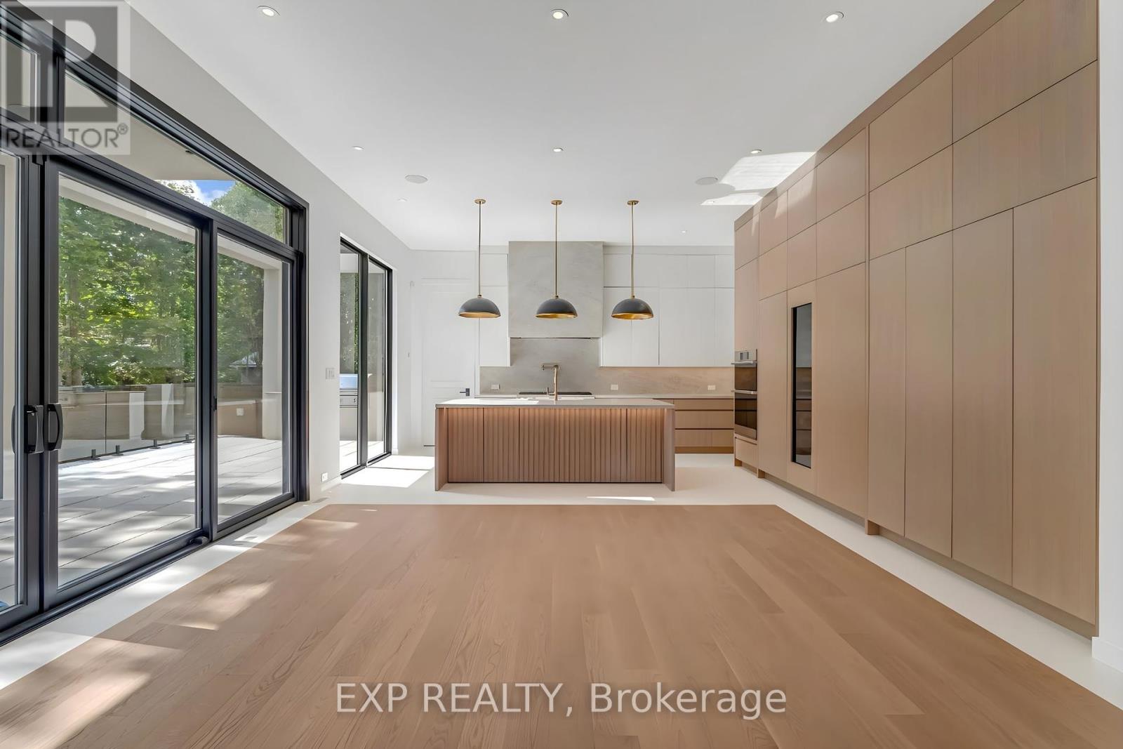 114 Tracina Drive, Oakville, Ontario  L6L 4B7 - Photo 15 - W12420749