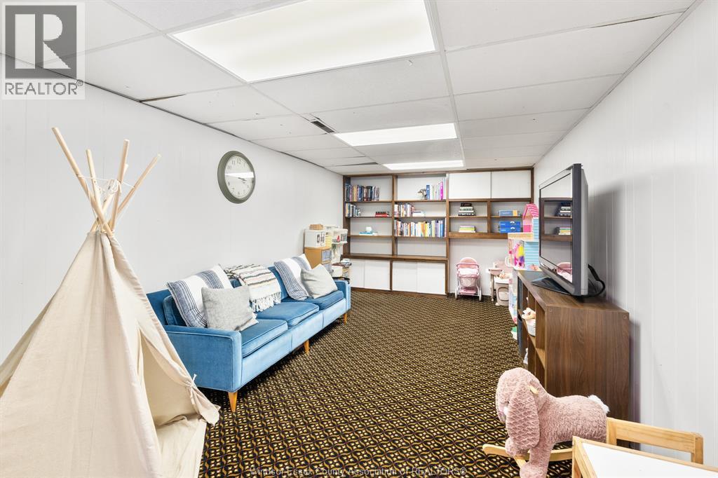 3195 Askin, Windsor, Ontario N9E 3J4 - Photo 40 - 25028015