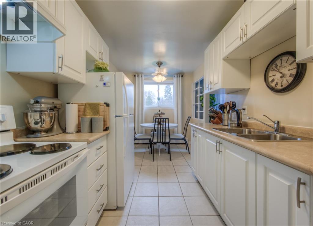 527 Parkside Drive Unit# 8, Waterloo, Ontario  N2L 4X7 - Photo 13 - 40785713
