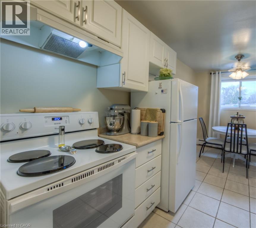 527 Parkside Drive Unit# 8, Waterloo, Ontario  N2L 4X7 - Photo 15 - 40785713