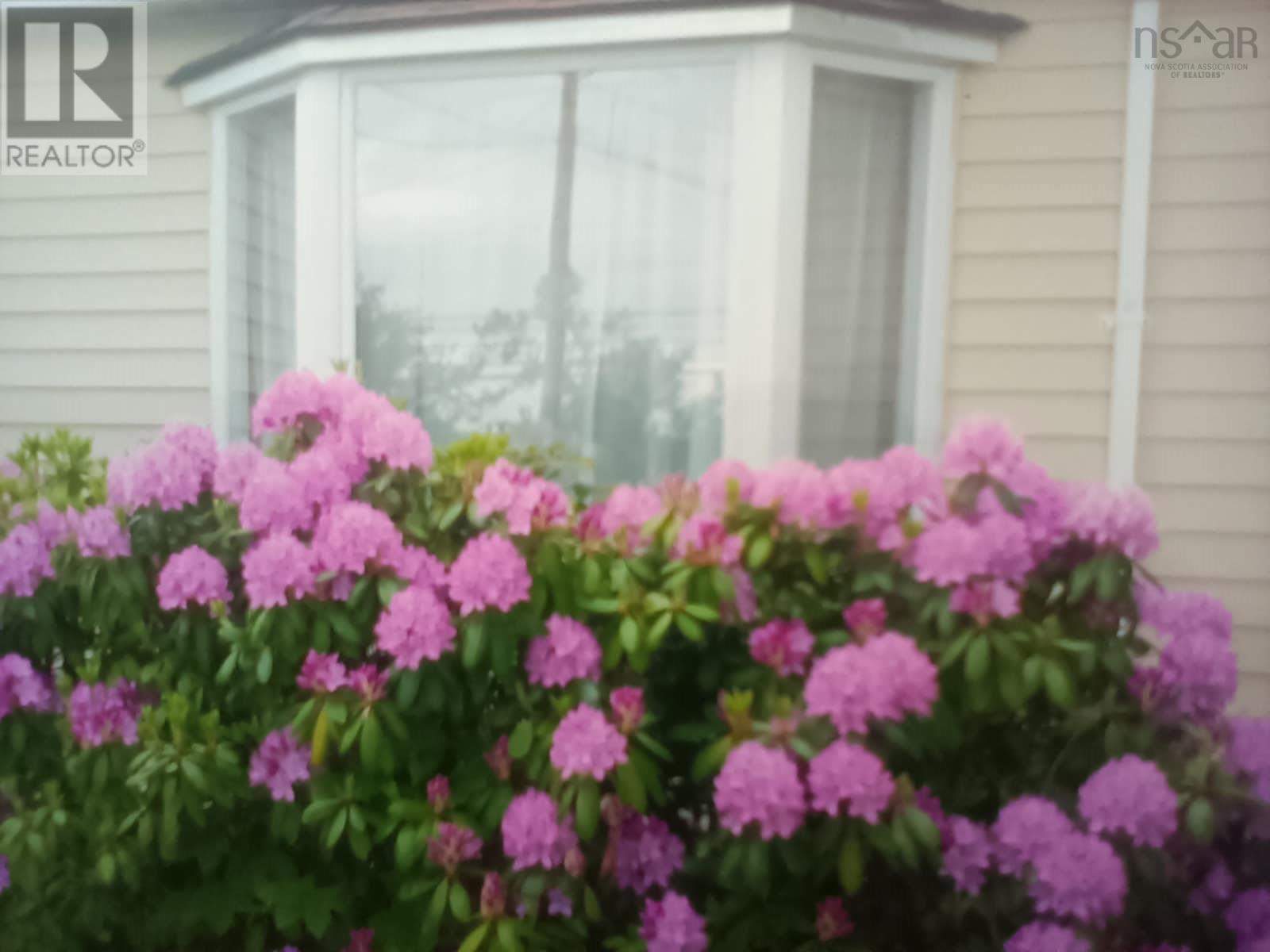 92 Queen Street, North Sydney, Nova Scotia  B2A 1A6 - Photo 11 - 202521204