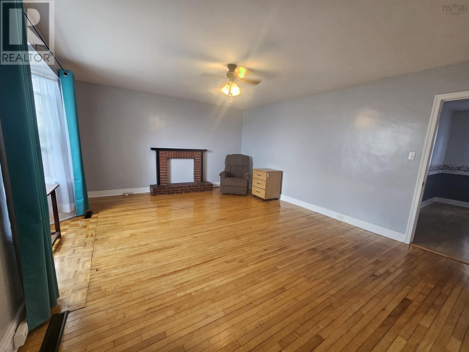 92 Queen Street, North Sydney, Nova Scotia  B2A 1A6 - Photo 15 - 202521204