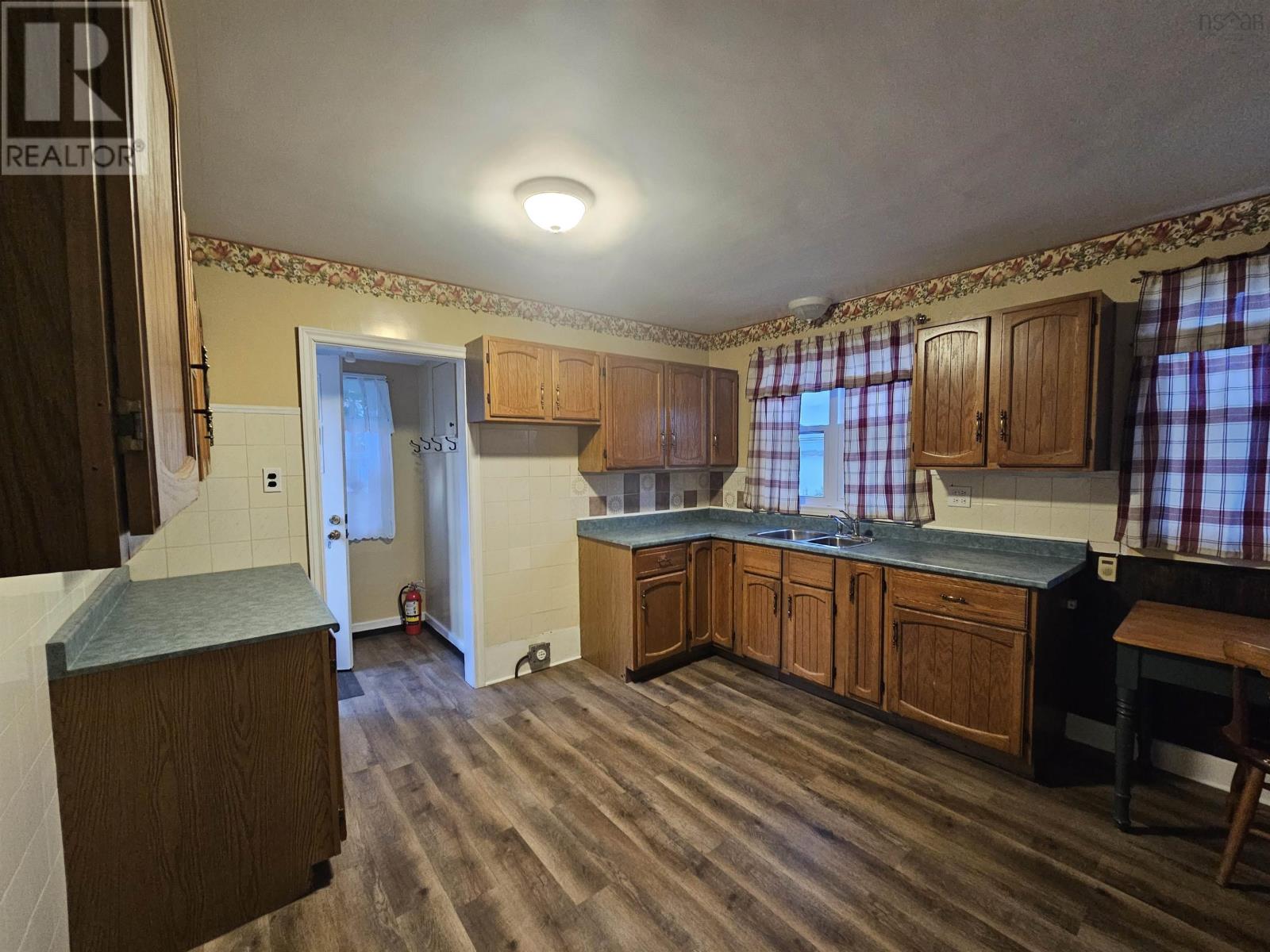 92 Queen Street, North Sydney, Nova Scotia  B2A 1A6 - Photo 13 - 202521204
