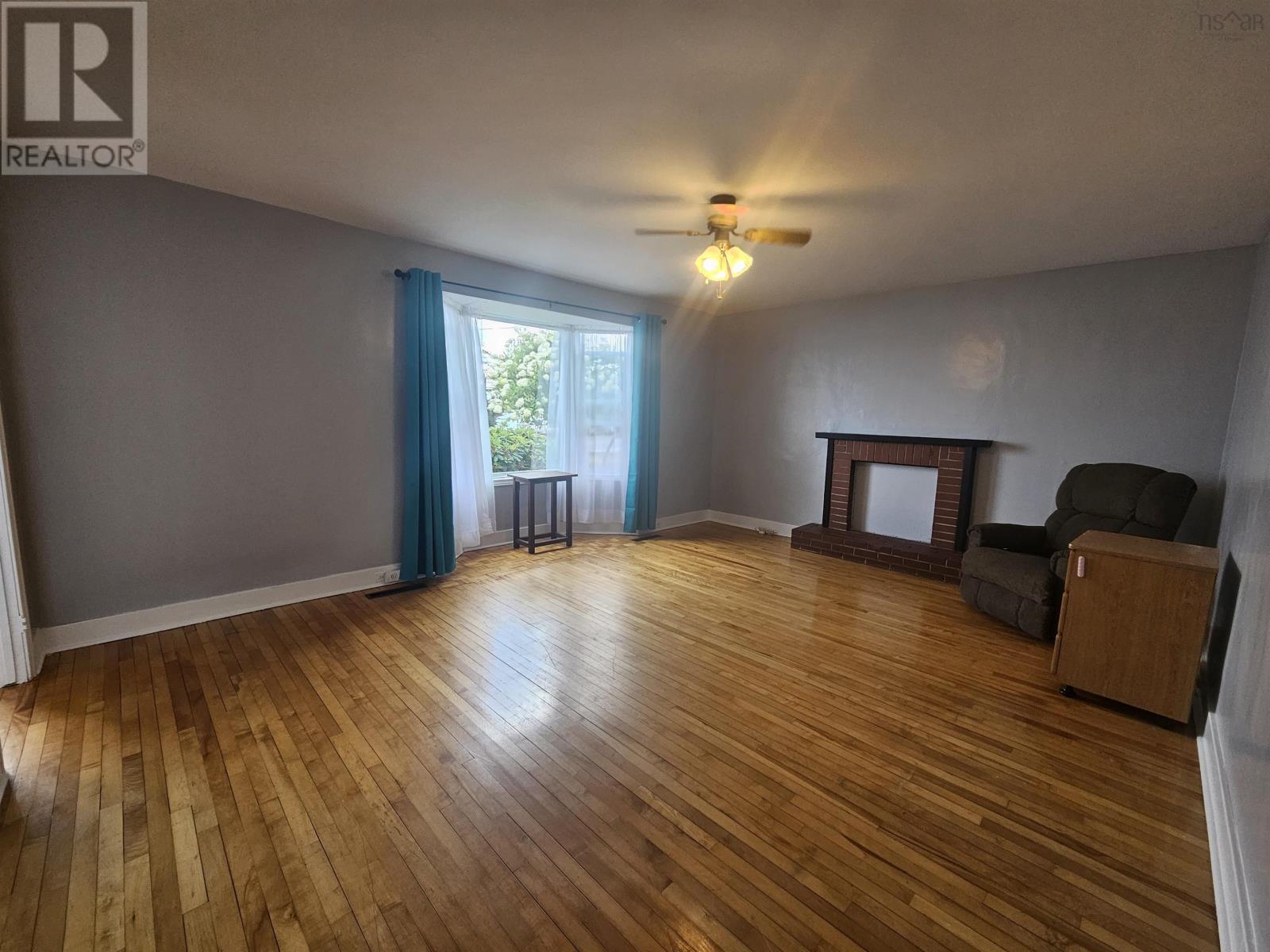 92 Queen Street, North Sydney, Nova Scotia  B2A 1A6 - Photo 18 - 202521204