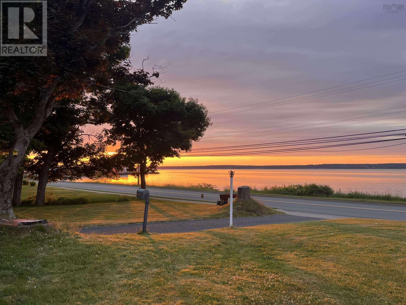 92 Queen Street, North Sydney, Nova Scotia  B2A 1A6 - Photo 8 - 202521204