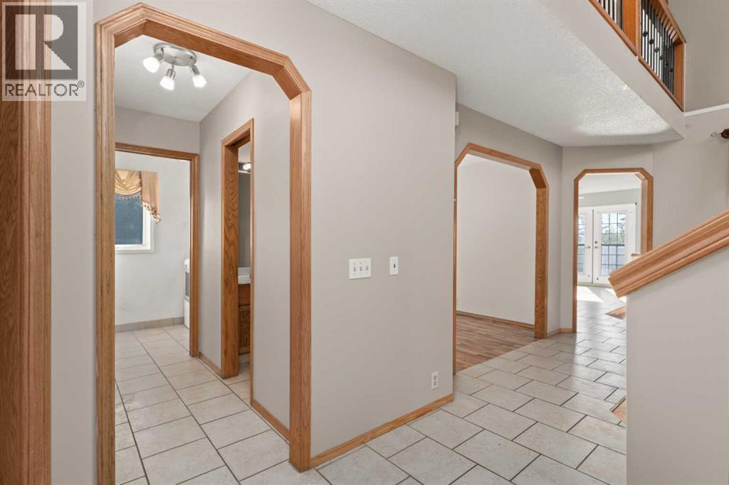 24 Riverside Crescent Se, Calgary, Alberta  t2c 3y1 - Photo 3 - A2259058