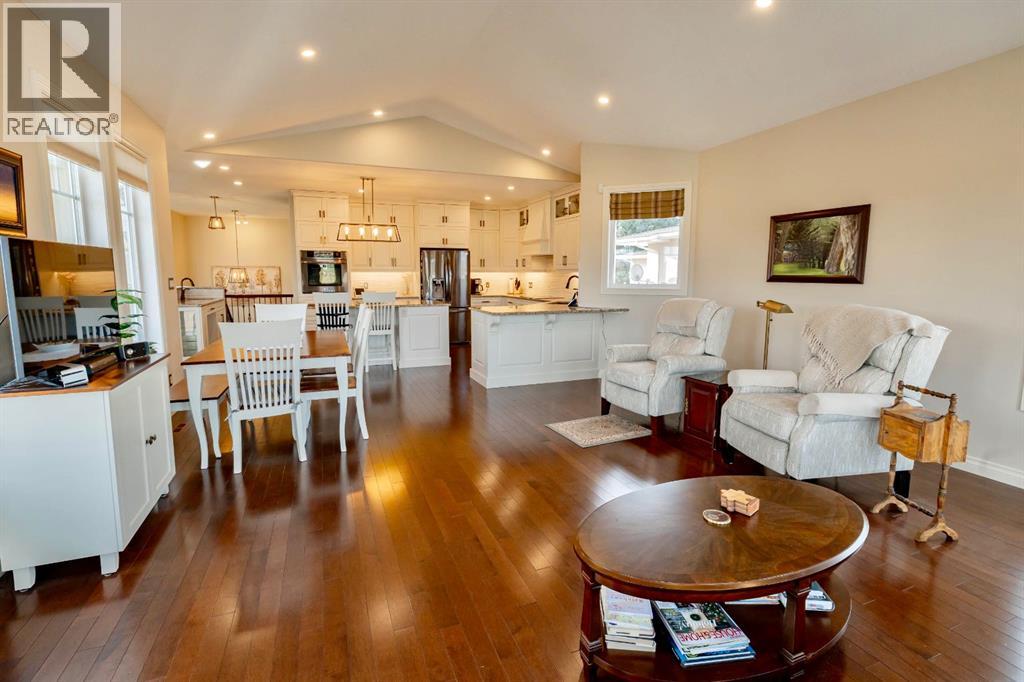 15 Chinook Heights S, Lethbridge, Alberta  T1K 6T6 - Photo 9 - A2268796