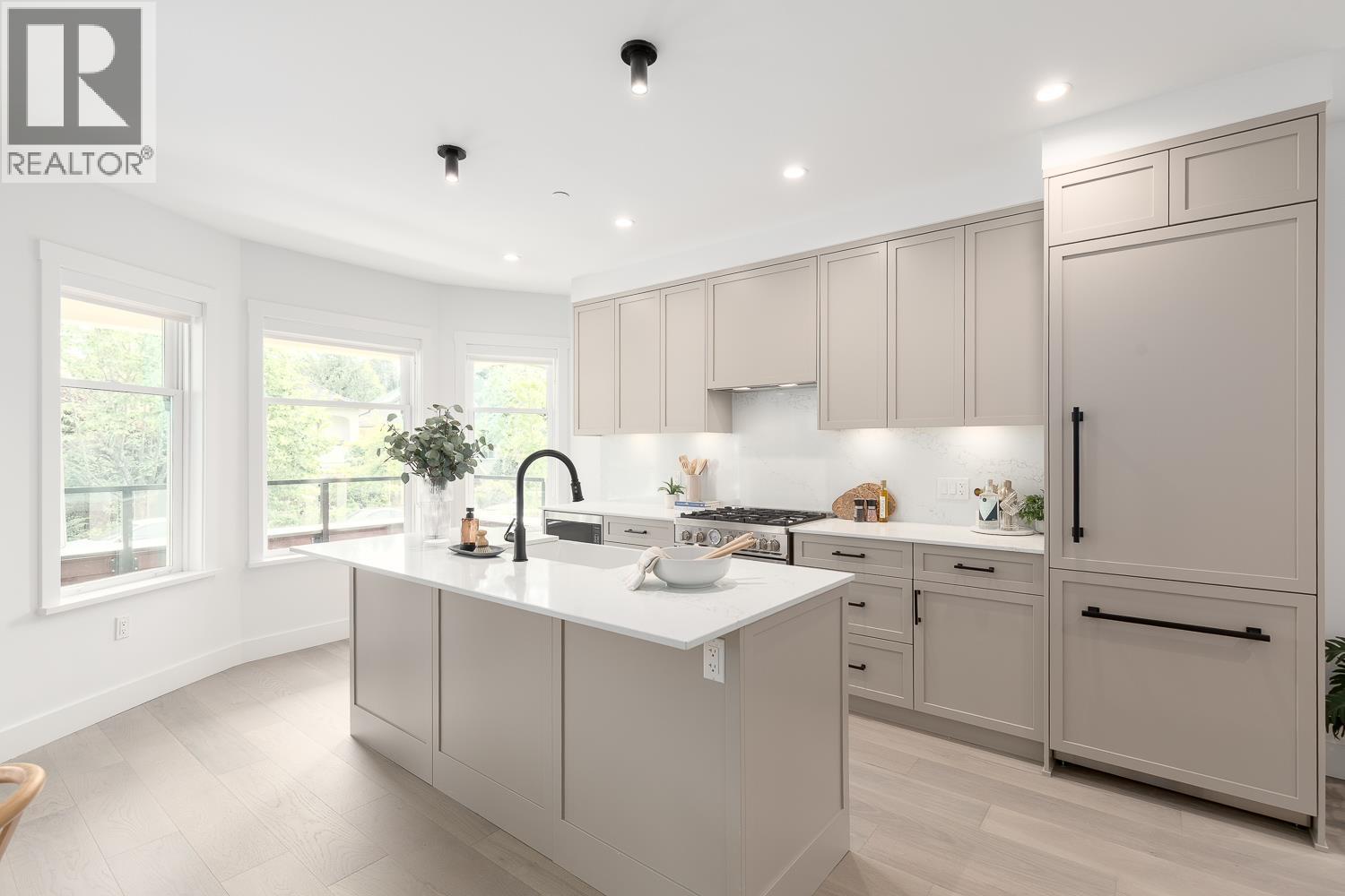 1967 Napier Street, Vancouver, British Columbia  V5L 2N6 - Photo 2 - R3048319