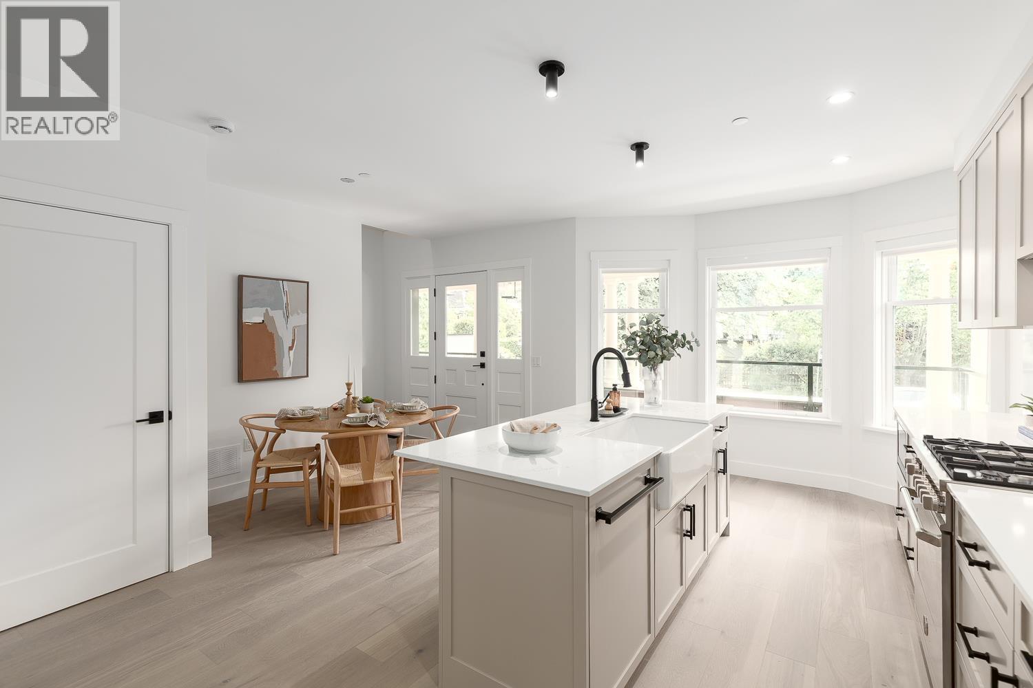 1967 Napier Street, Vancouver, British Columbia  V5L 2N6 - Photo 4 - R3048319