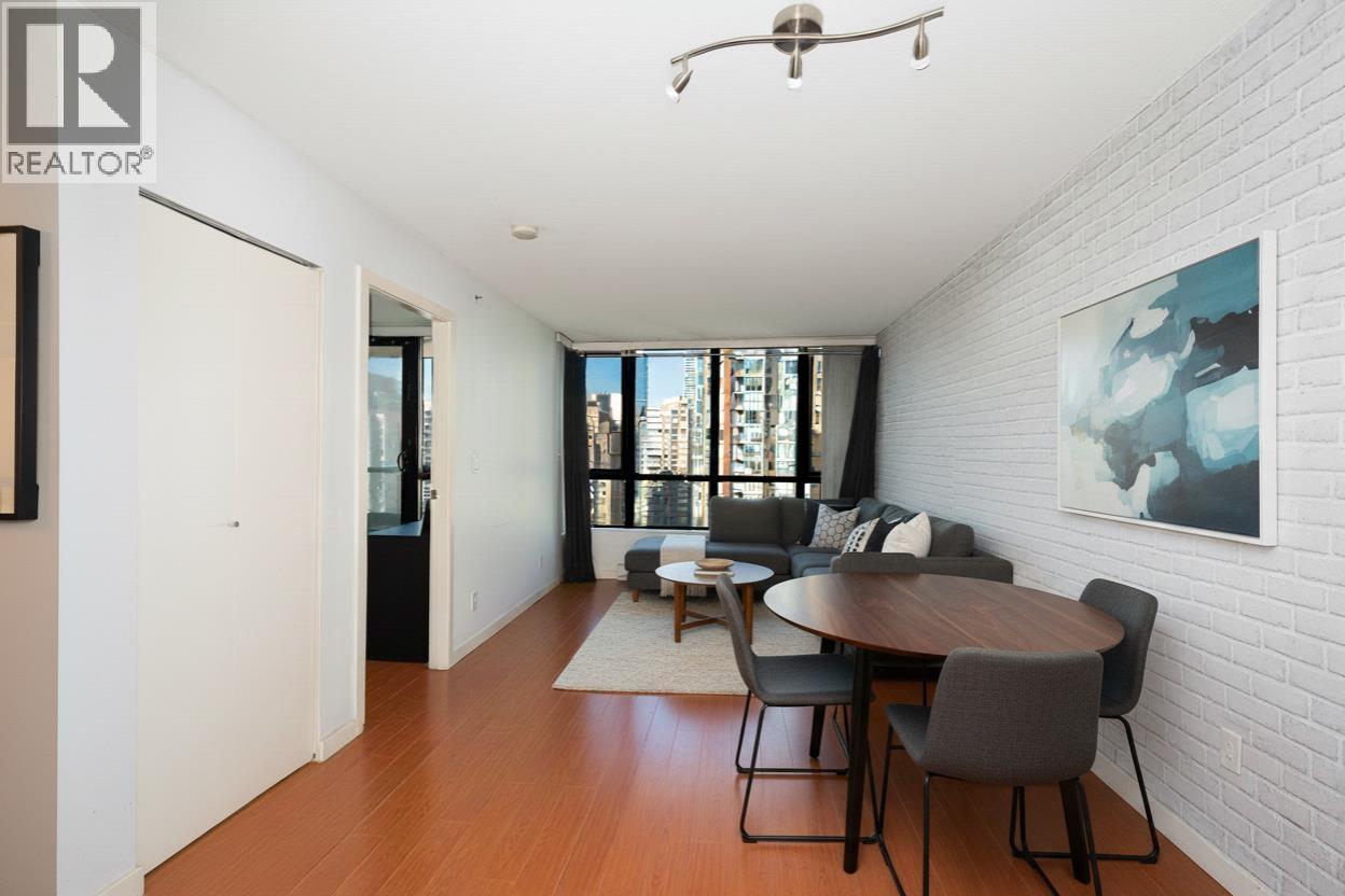 2201 977 MAINLAND STREET, Vancouver, British Columbia