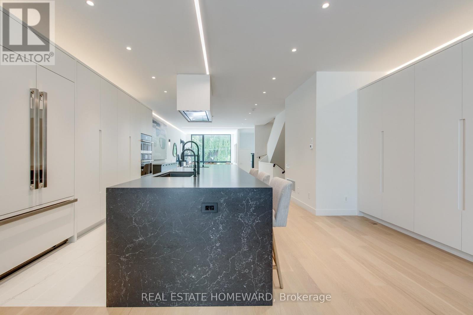 174 Kenilworth Avenue, Toronto, Ontario  M4L 3S6 - Photo 14 - E12485044