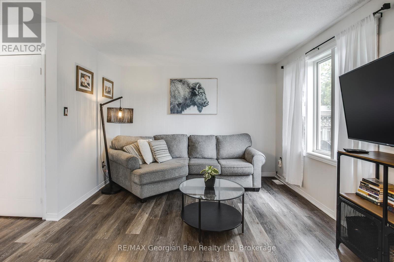 319 Ellen Street, Midland, Ontario L4R 2H1 - Photo 11 - S12509710