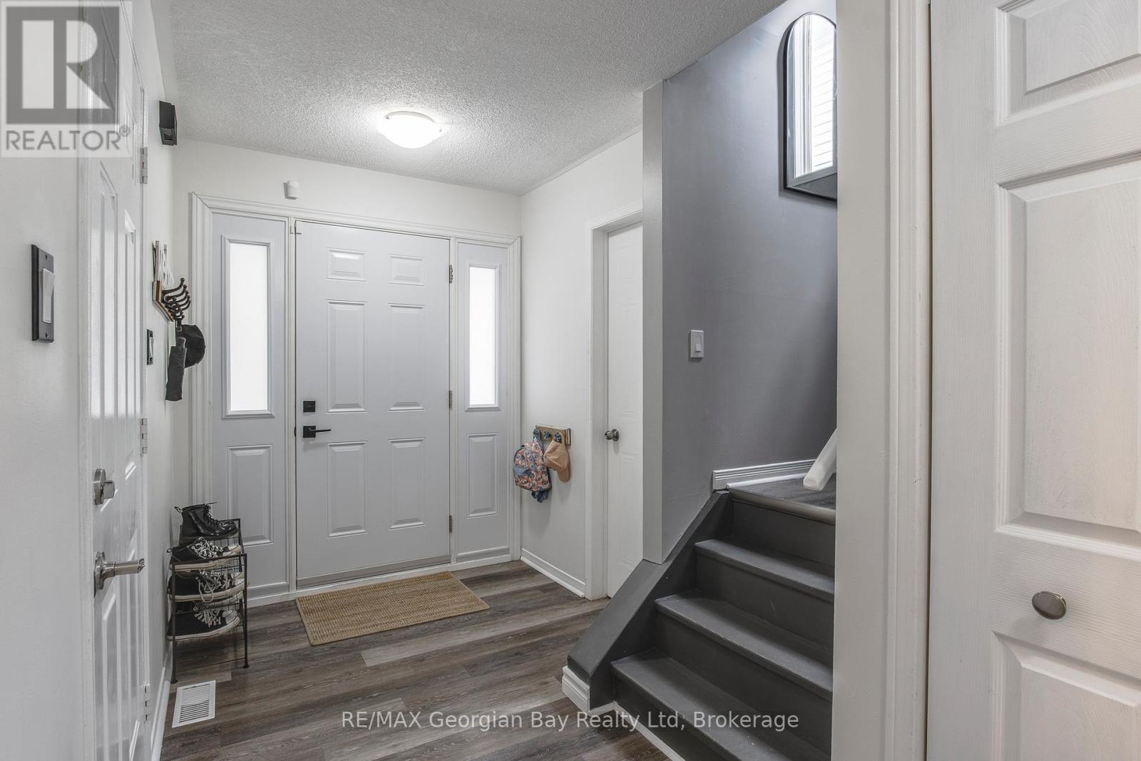 319 Ellen Street, Midland, Ontario L4R 2H1 - Photo 4 - S12509710