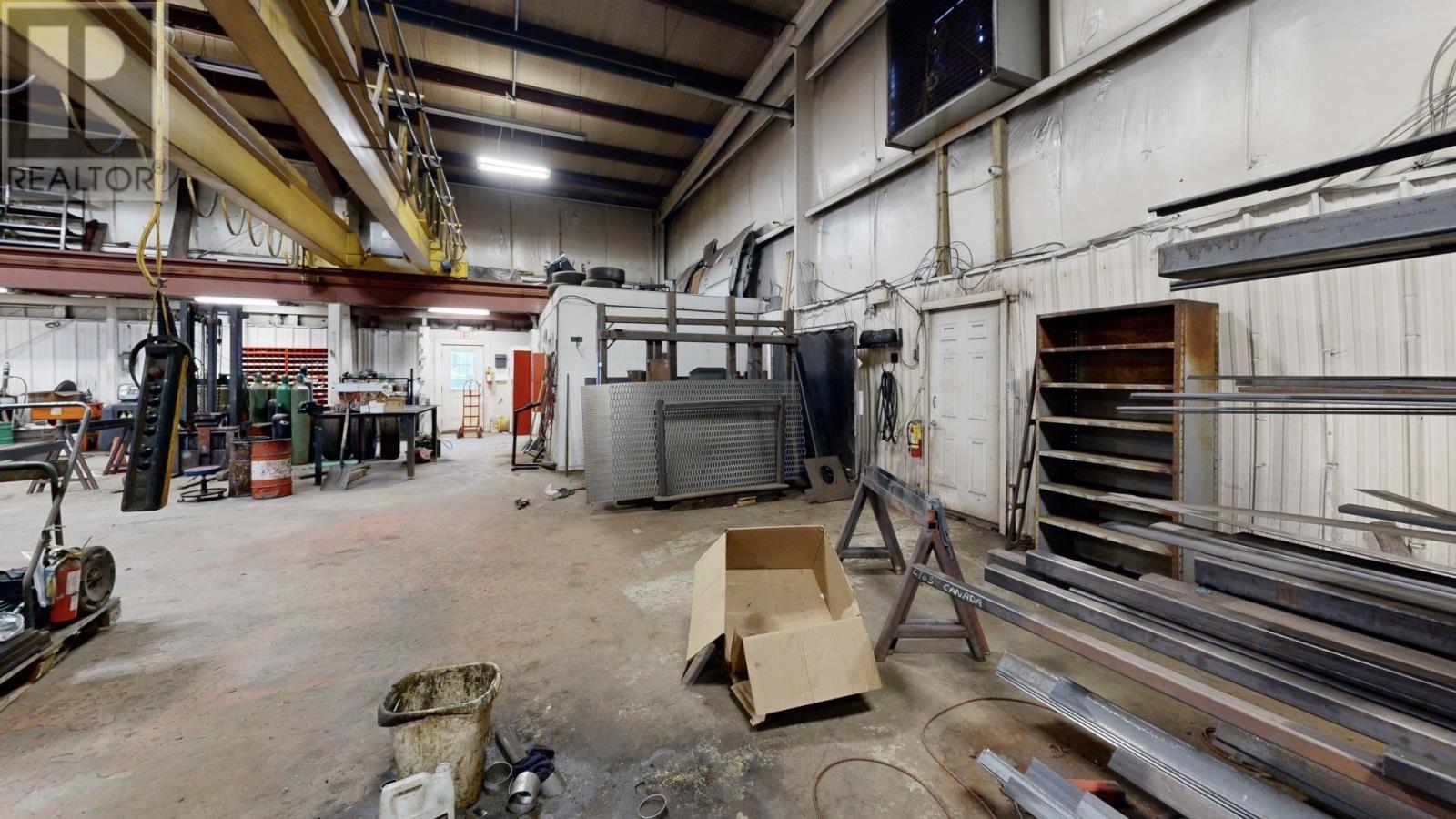 37 Perini Rd, Elliot Lake, Ontario P5A 2T1 - Photo 11 - SM250407