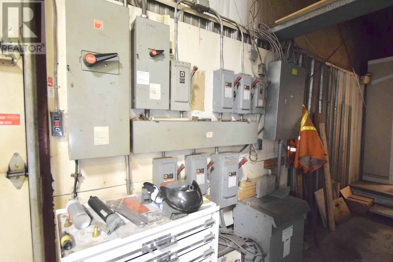 37 Perini Rd, Elliot Lake, Ontario P5A 2T1 - Photo 18 - SM250407