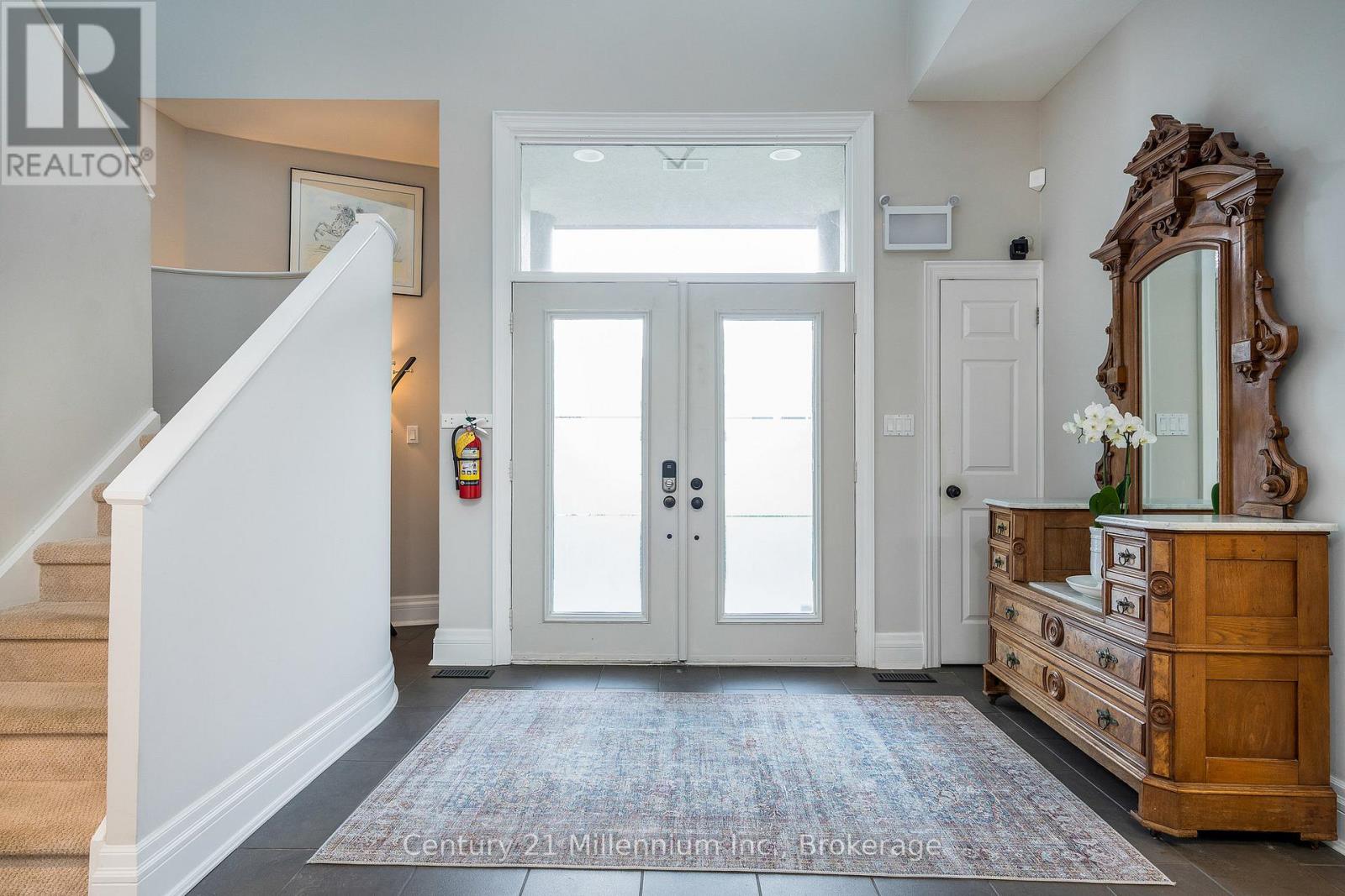 160 Grand Cypress Lane, Blue Mountains, Ontario L9Y 0K8 - Photo 7 - X12509632