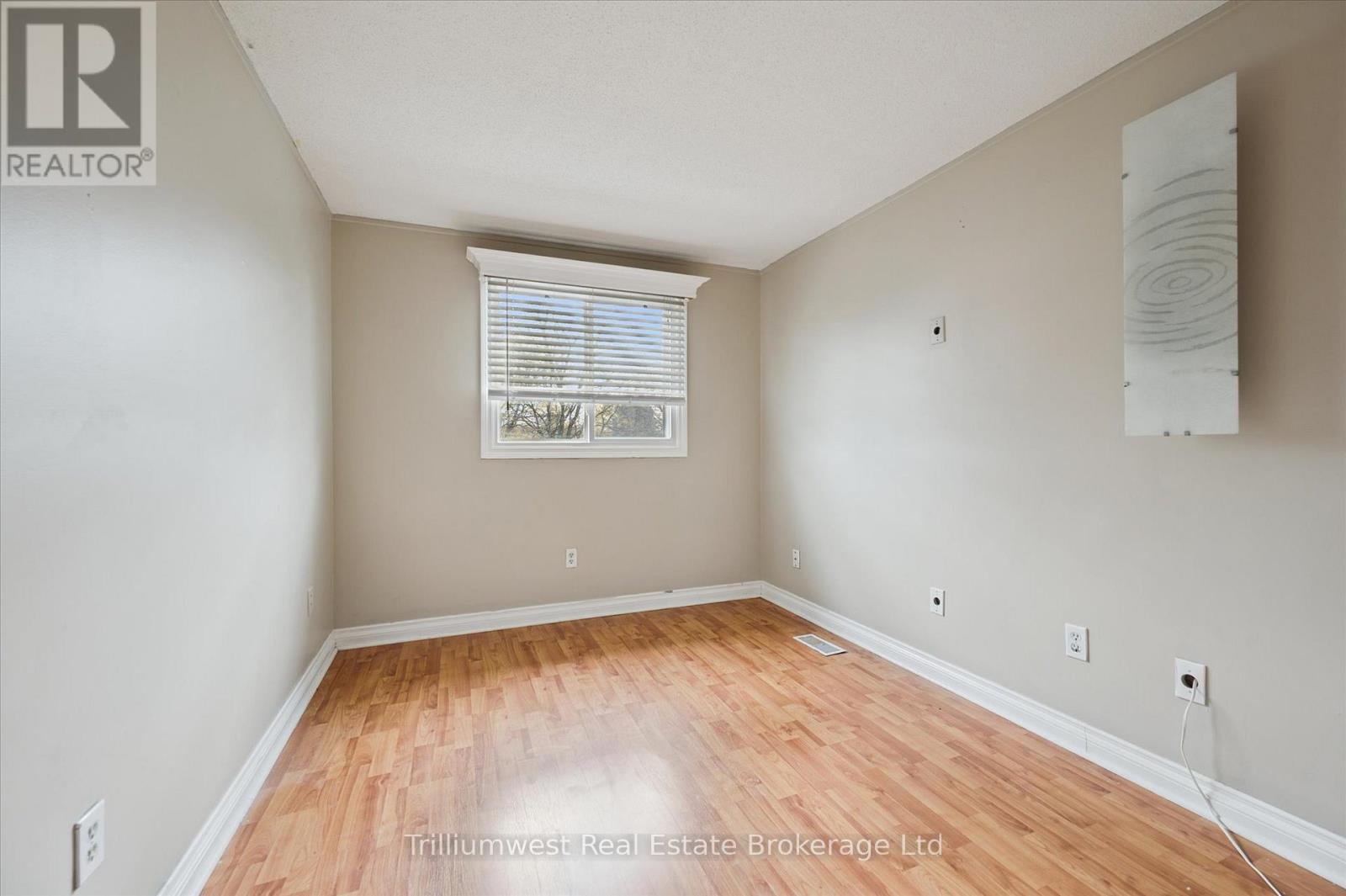 424 Benesfort Court, Kitchener, Ontario  N2N 3B7 - Photo 12 - X12509708