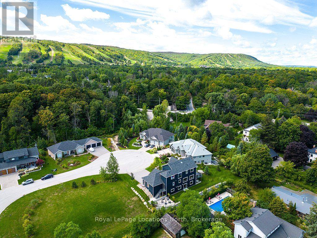 117 Schoolhouse Court, Blue Mountains, Ontario L9Y 0N2 - Photo 2 - X12509716