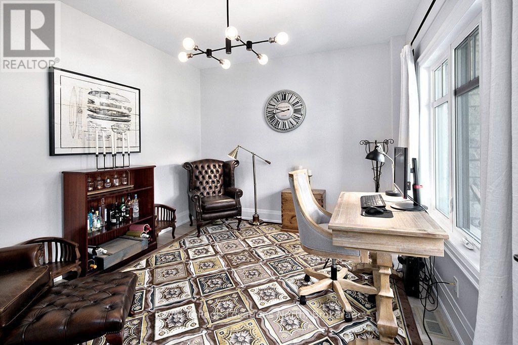 117 Schoolhouse Court, Blue Mountains, Ontario L9Y 0N2 - Photo 6 - X12509716