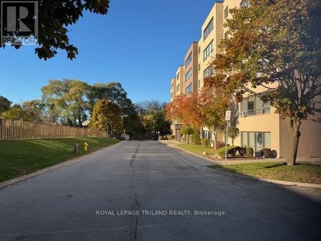 605 - 650 Cheapside Street, London East, Ontario N5Y 5J8 - Photo 2 - X12509638