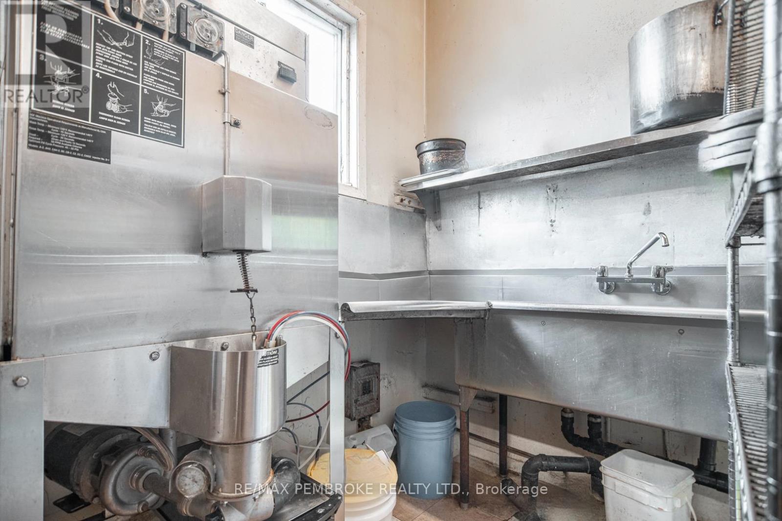 119 Pembroke Street W, Pembroke, Ontario K8A 5M7 - Photo 10 - X12509664